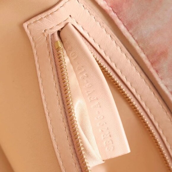 FENDI Holiday Edition Mamma Baguette Bag Velor 2way Pink Gold Auth 132928M - Picture 11 of 16